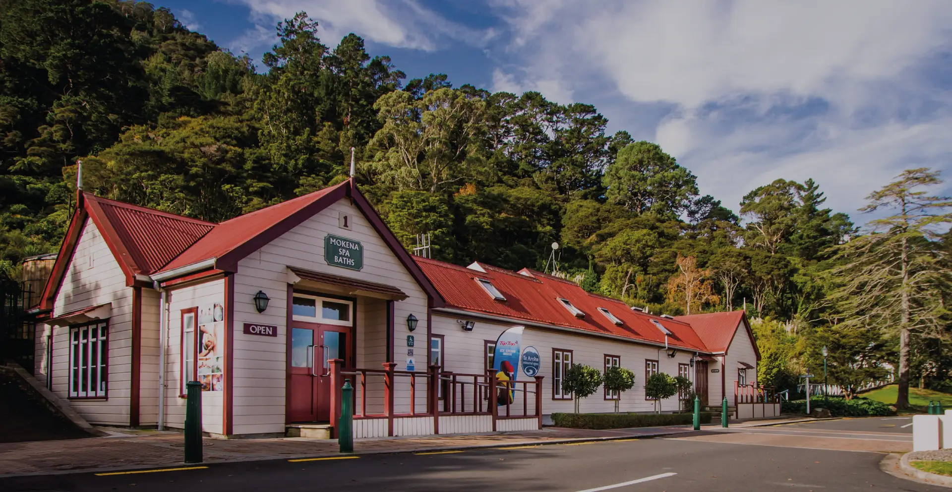 Te Aroha township beneath Mount Te Aroha